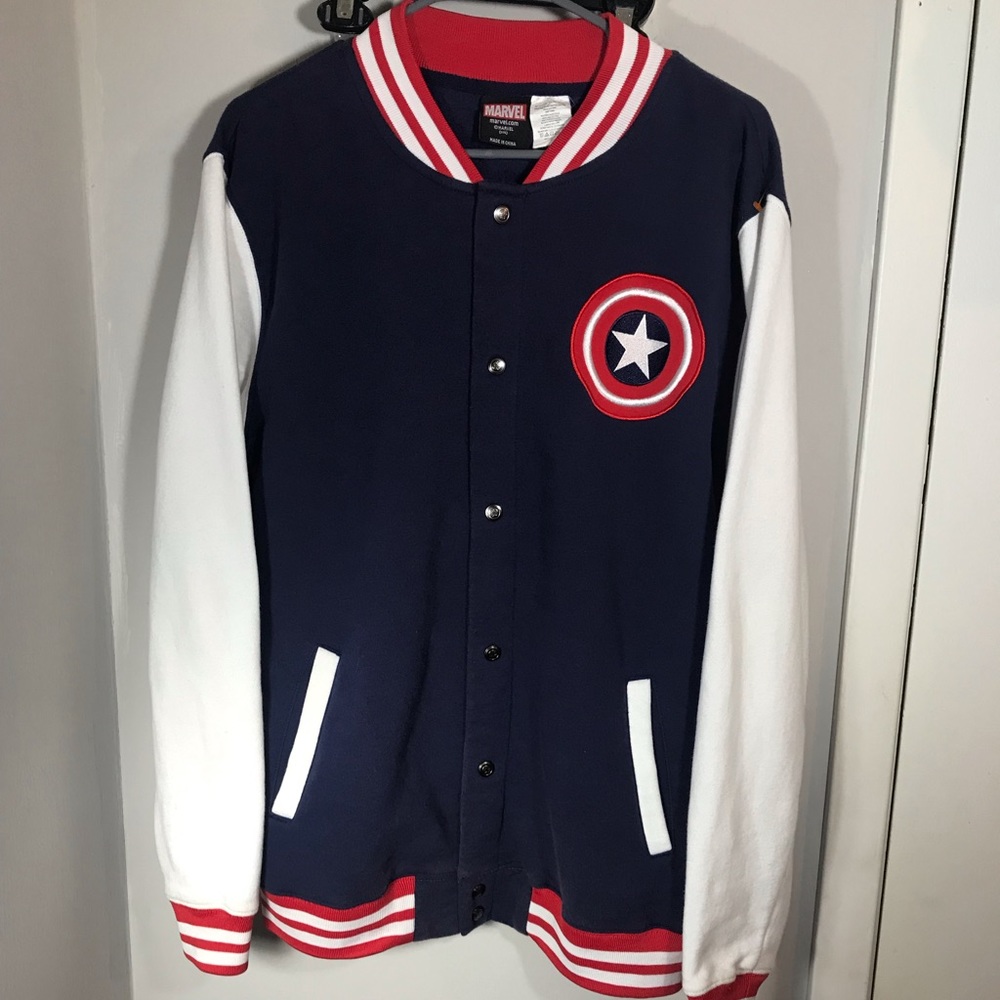 Marvel red, white and blue snap up jacket size M snap up closure Preowned.